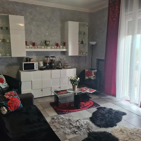 Petalo Rosso Apartamento Pegognaga Exterior foto