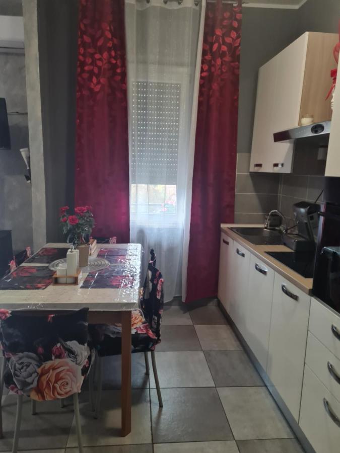 Petalo Rosso Apartamento Pegognaga Exterior foto